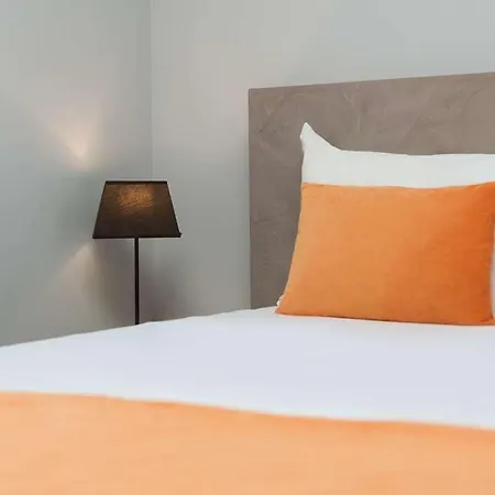 The Originals Boutique, La Grange, فندق نيورْ