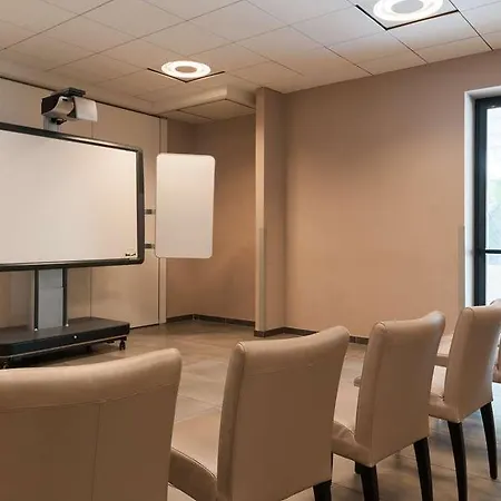 فندق The Originals Boutique, La Grange, 3*