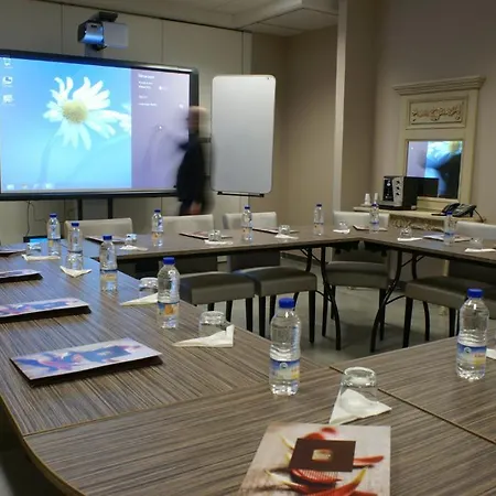 Hotel The Originals Boutique, La Grange,