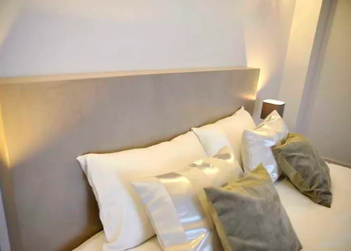 Hotel The Originals Boutique, La Grange,